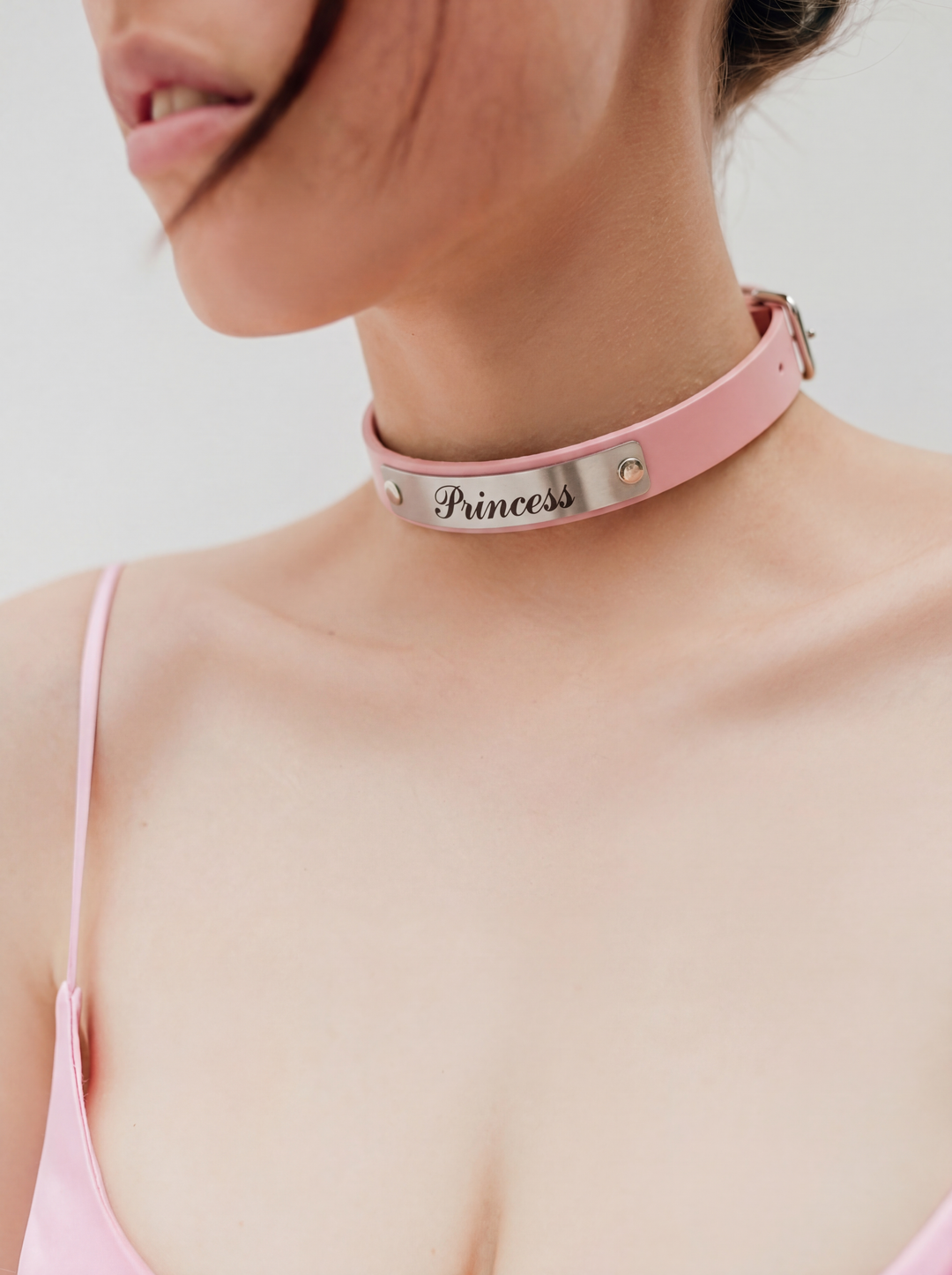 West Custom Choker Pink