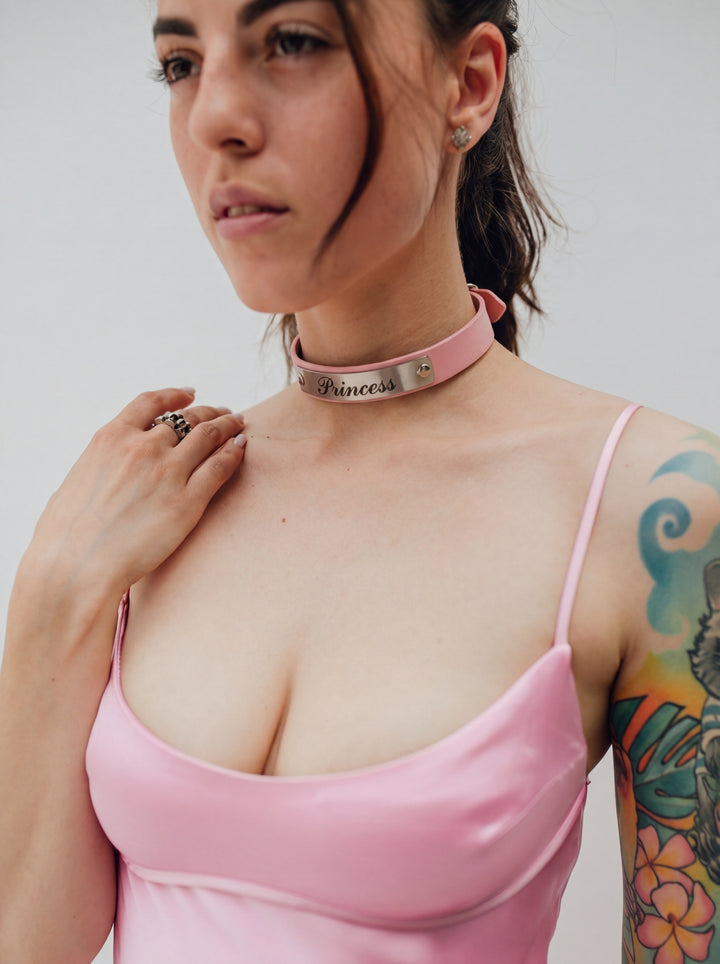 West Custom Choker Pink